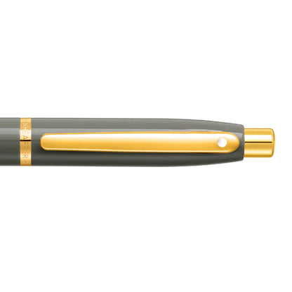 Bolígrafo Sheaffer negro matte, detalles dorados.