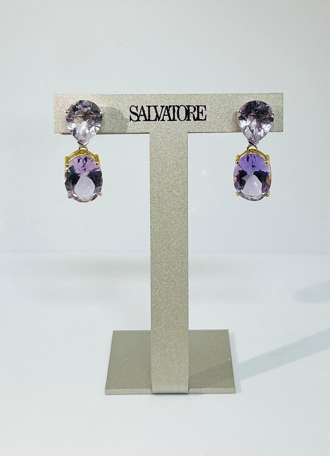 Pantallas Salvatore con dos piedras violetas.