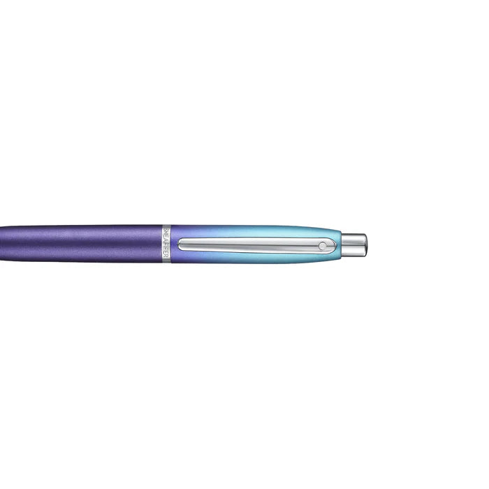 Bolígrafo Sheaffer violeta, degradado azul y detalles plateados.