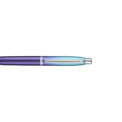 Bolígrafo Sheaffer violeta, degradado azul y detalles plateados.