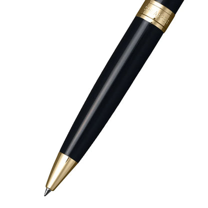Bolígrafo Sheaffer negro y detalles dorados.